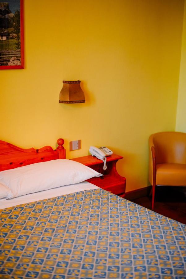 Hotel Stelvio Varese Exteriör bild