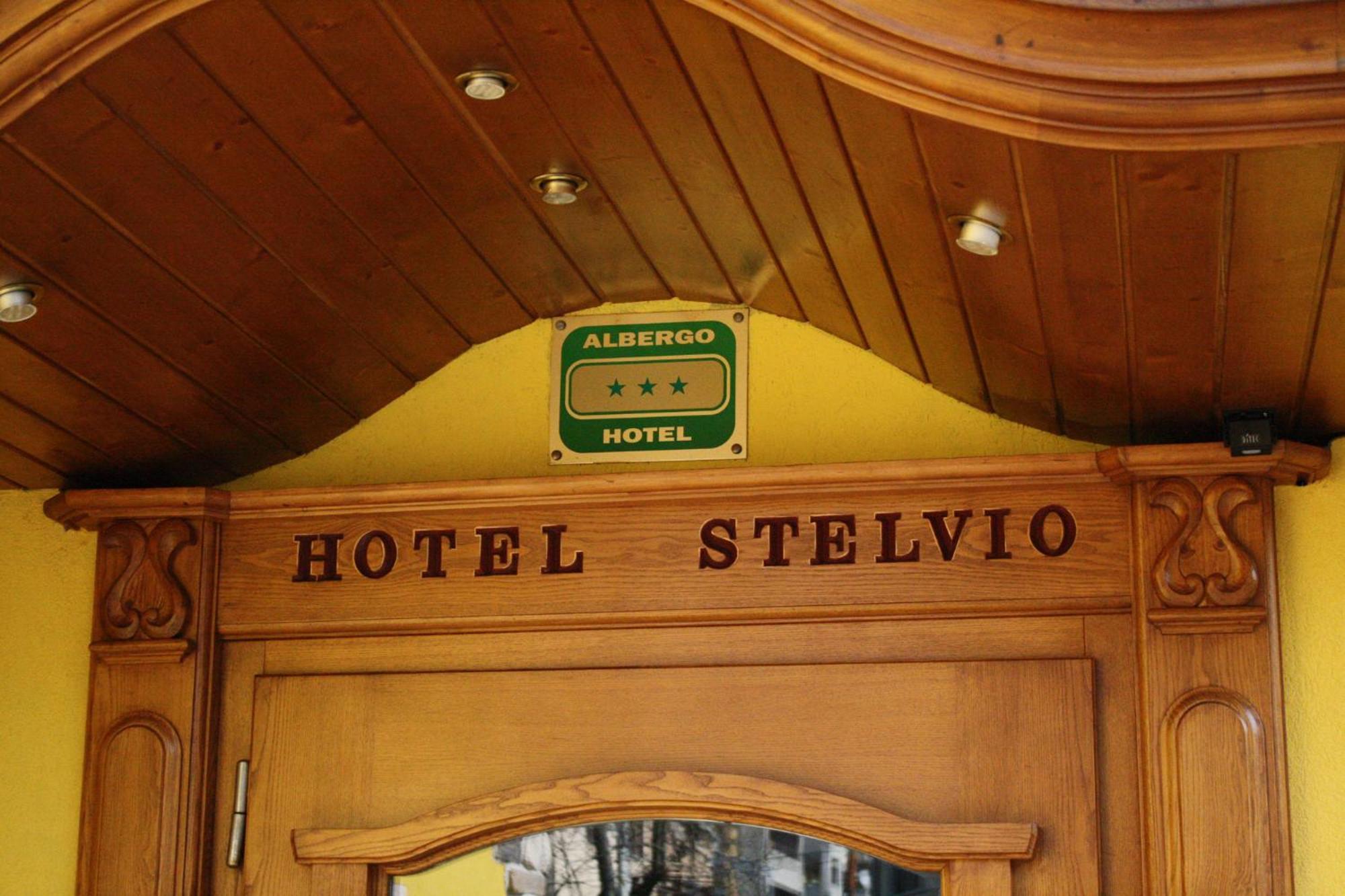 Hotel Stelvio Varese Exteriör bild