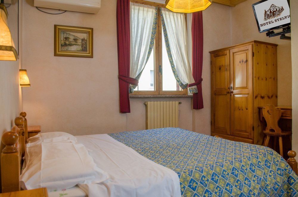Hotel Stelvio Varese Exteriör bild