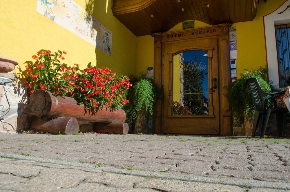 Hotel Stelvio Varese Exteriör bild