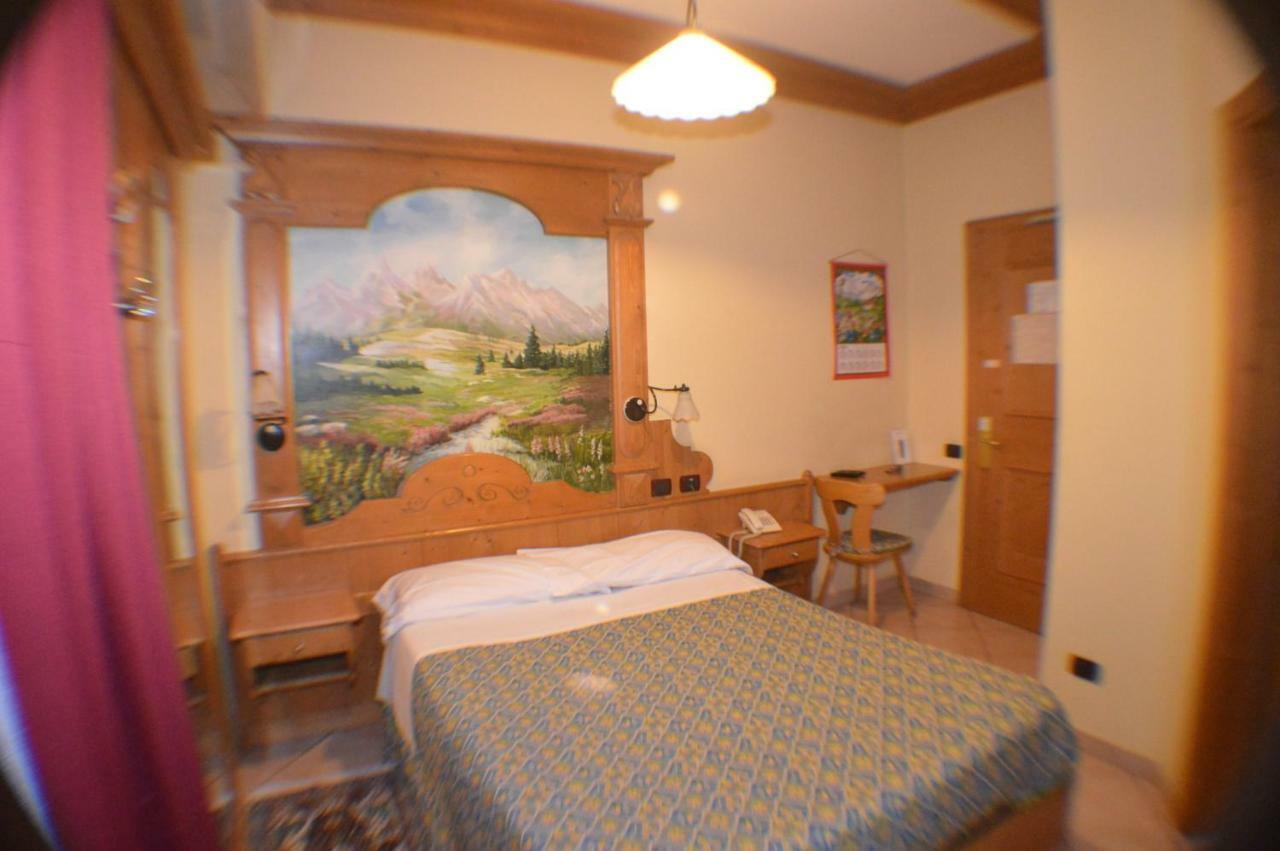 Hotel Stelvio Varese Exteriör bild